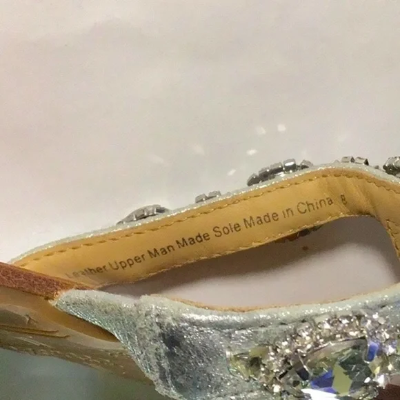 NWT Badgley Mischka Silver Crystal Jeweled Flat Sandals Size 8M - Picture 12 of 13